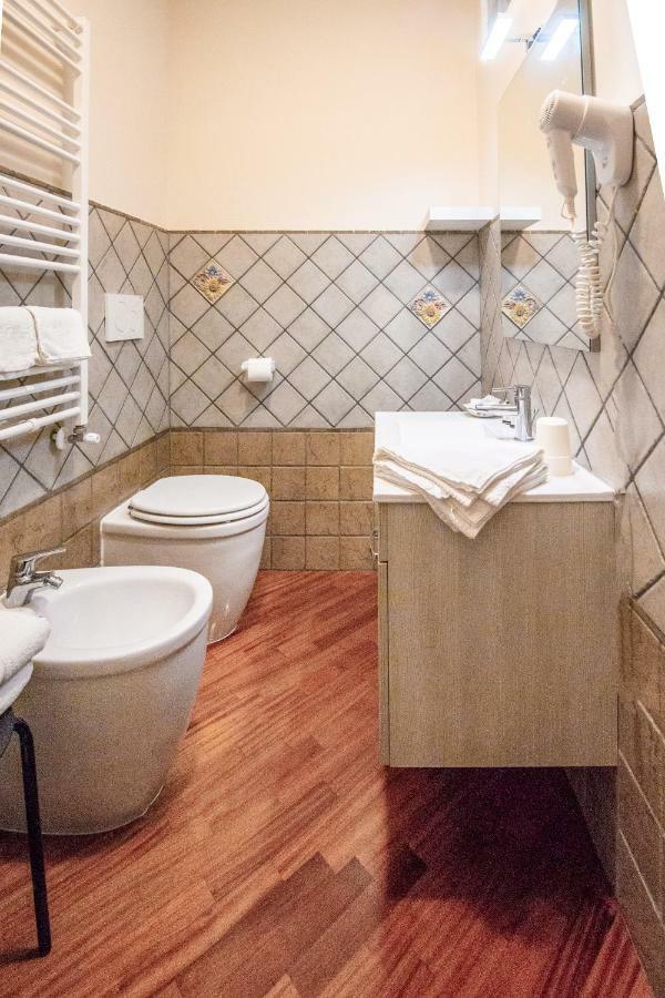 Il Bacio E La Nocciola Bed & Breakfast Labico Exterior photo